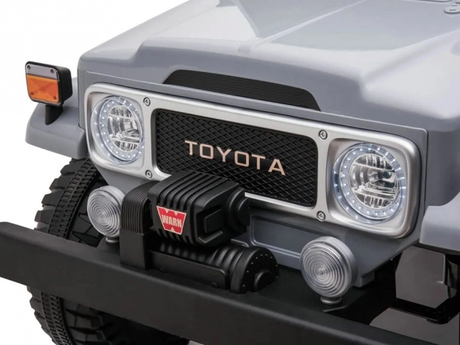 Elektrisches Kinderauto Toyota Land Cruiser – Grau