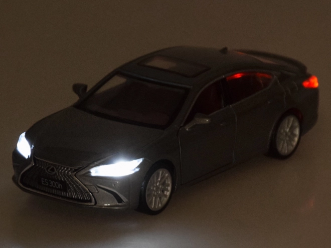 Sammelmodell Lexus ES300h 1:35 Metallauto mit Licht und Sound