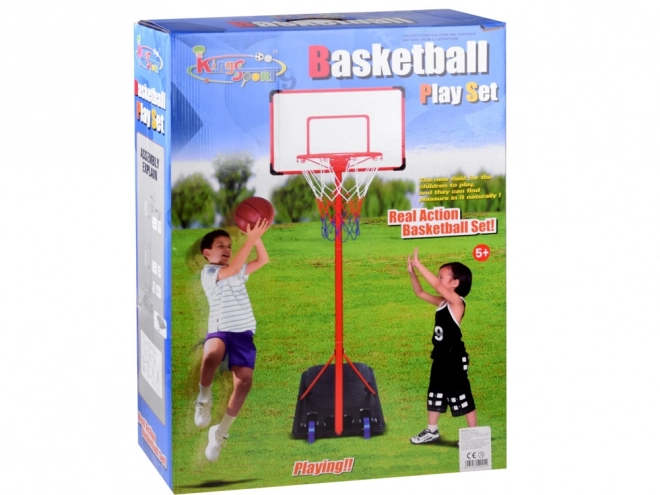 Basketballkorb mit Ball und Pumpe