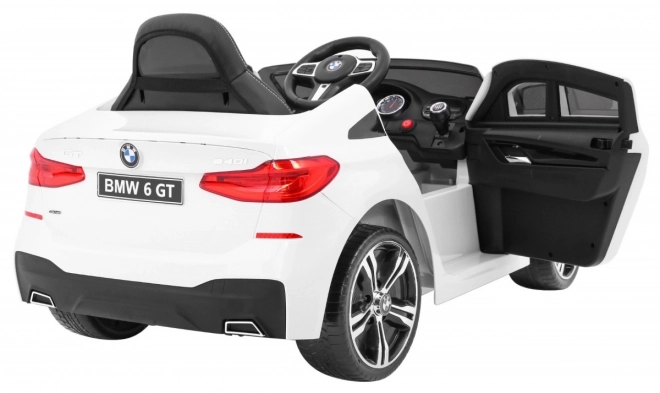 BMW 6 GT Weißes Auto mit Batterie + Fernbedienung + langsamer Start + EVA + Gurte + LED MP3