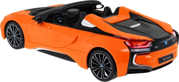 Originalgetreue Replik des BMW i8 Roadster