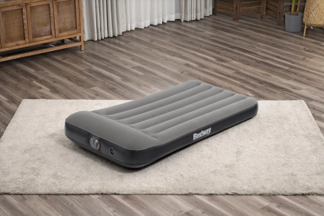 Aufblasbare Matratze Bestway Tritech mit USB-Pumpe