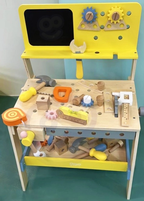 Holzwerkbank mit Kreidetafel für Kinder