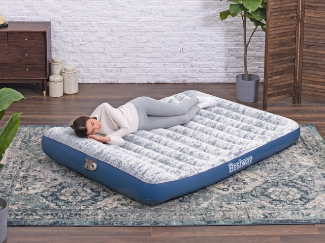 Bestway Doppelmatratze Queen mit eingebauter Pumpe
