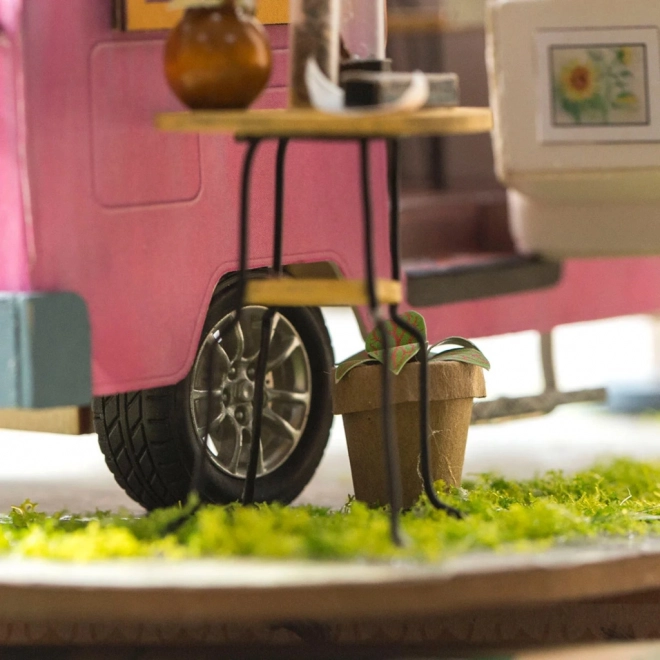 Miniatur-DIY-Bausatz 'Party Caravan' von RoboTime