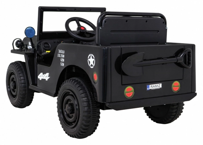 Retro Militärfahrzeug für Kinder schwarz + Allradantrieb 4x4 + Fernbedienung + 2 Gepäckträger + langsamer Start + MP3 LED