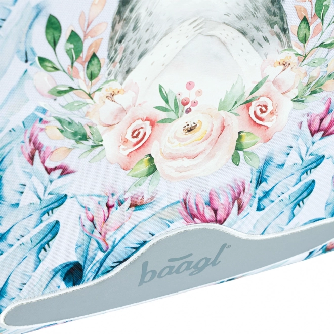 Schulranzen mit Waschbär und Blumenmuster