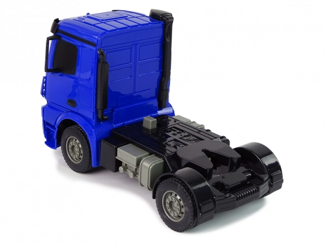 Ferngesteuerter Tanklastwagen Mercedes Arocs Blau 1:26