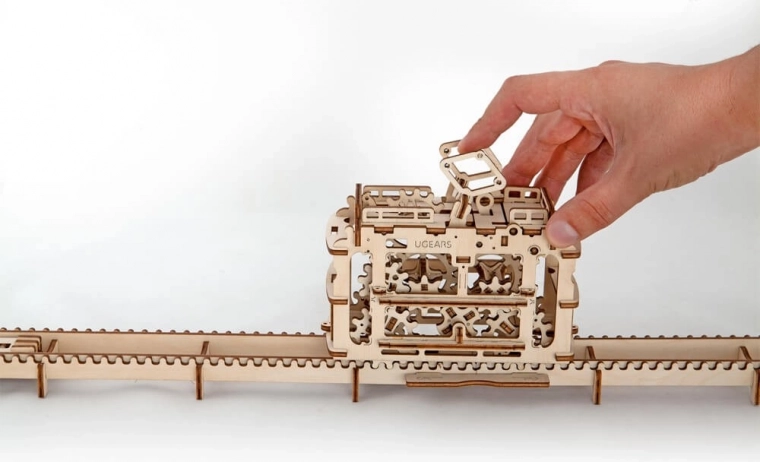 Einstellbarer Streckenwinkel und Fahrt bergab