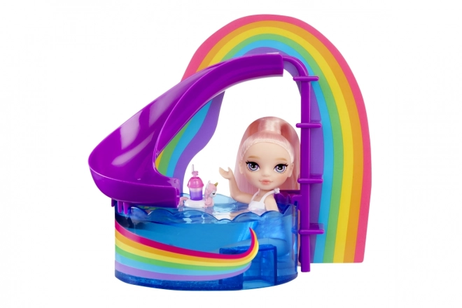 Rainbow High Kleine Schwester Spielset mit Pool