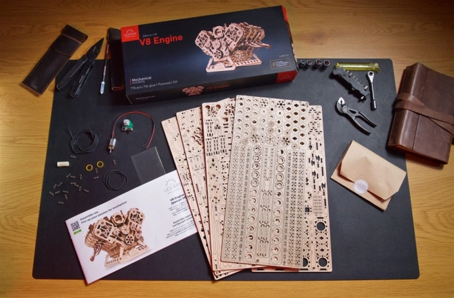 Ugears 3D Holzmechanik Puzzle V8 Motor