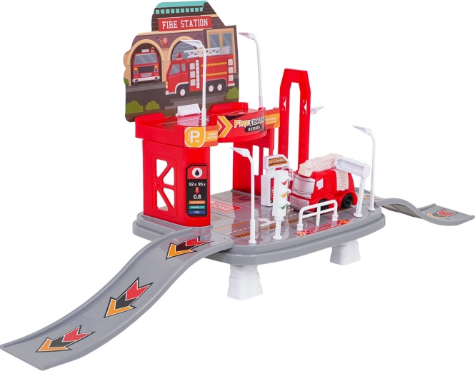 Zweistöckige Feuerwache mit Aufzug und Rampen