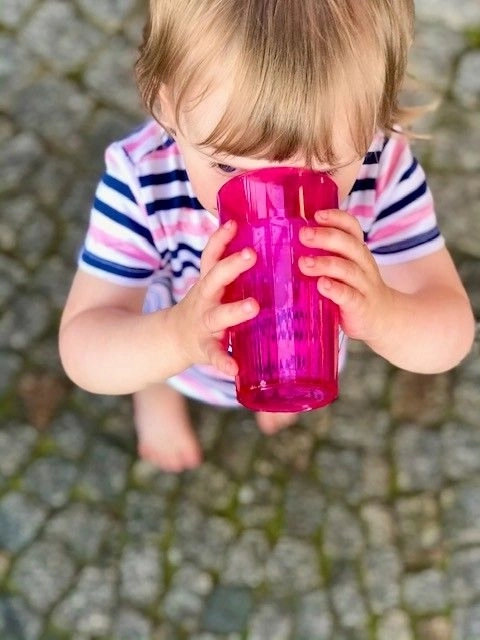 Unzerbrechlicher Trainingsbecher für Kinder - Rosa