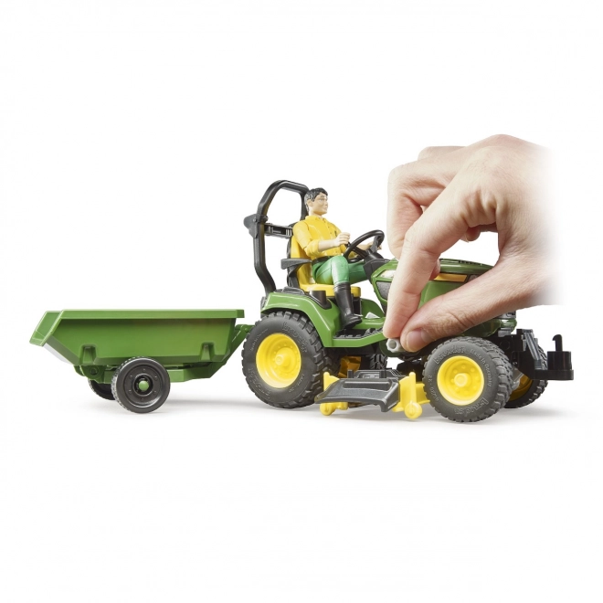 Bruder John Deere X949 Rasentraktor mit Gärtner