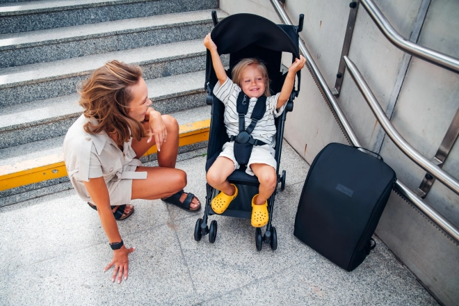 Leichter Reisebuggy mit Rucksack