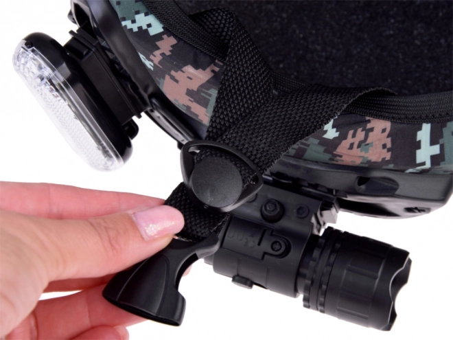 Spielset Soldat mit Helm, Fernglas und Walkie Talkie