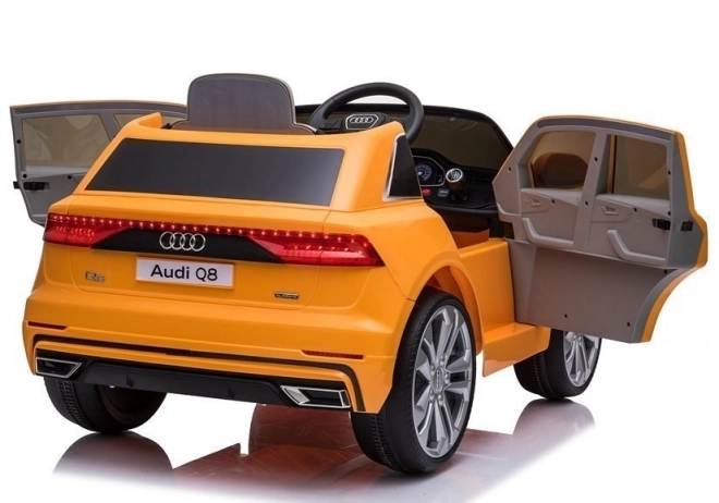 Gelber Audi Q8 Elektroauto für Kinder