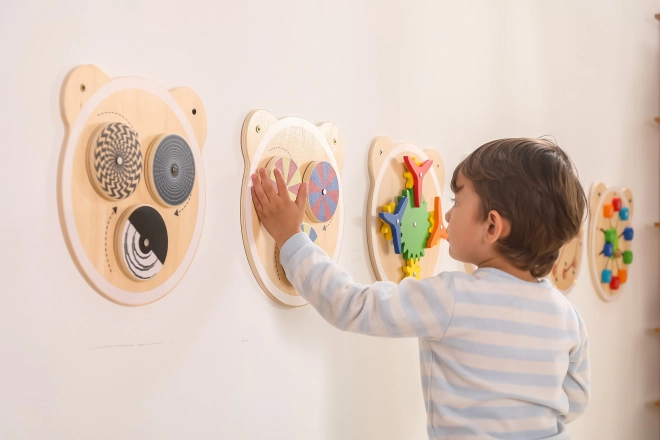 Holzbären-Wandspiel für Kinder
