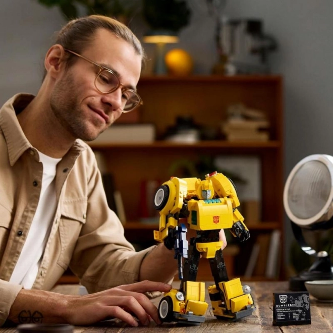 LEGO® Icons Transformers Bumblebee Set für Erwachsene