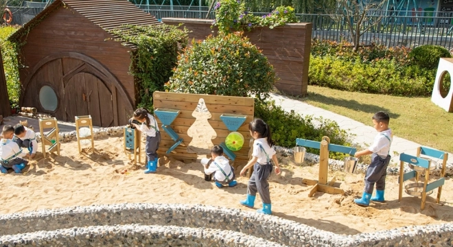 Mühle für Sandkastenspiele aus Holz
