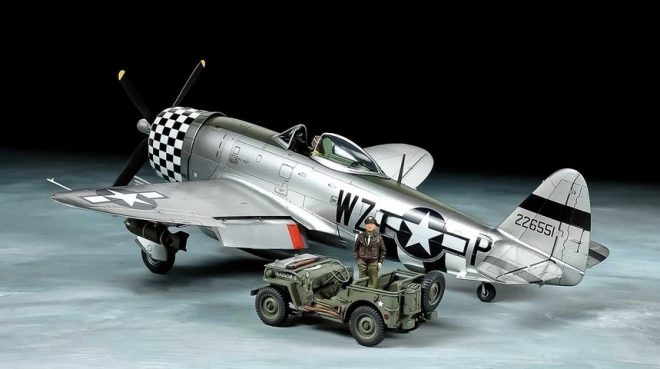 Plastikmodellflugzeug P-47D Thunderbolt Bubbletop und Geländewagen 4x4