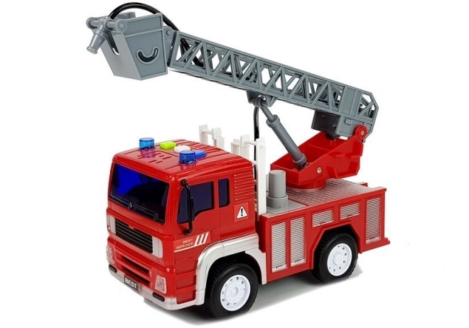 Roter Feuerwehrwagen mit Antrieb und Leiter 1:20 mit Sound