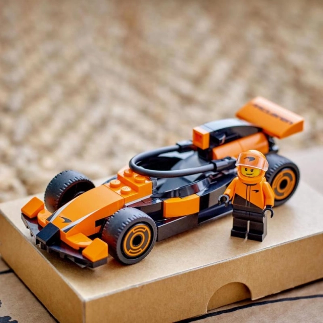 Lego City F1 Rennfahrer und McLaren Rennwagen