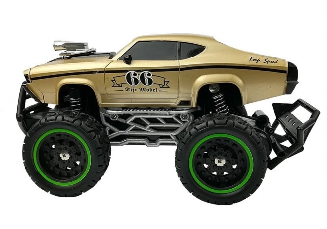 Ferngesteuertes Auto mit goldenen großen Rädern
