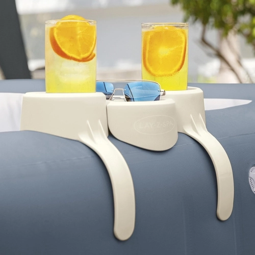 Zwei Getränkehalter + praktische Ablage