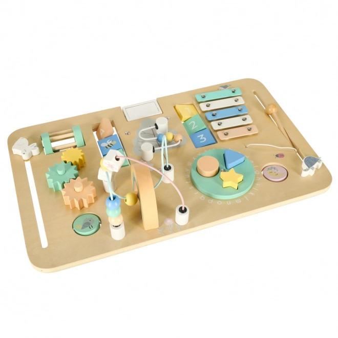 Farbenfroher Montessori-Spieltisch Lulilo