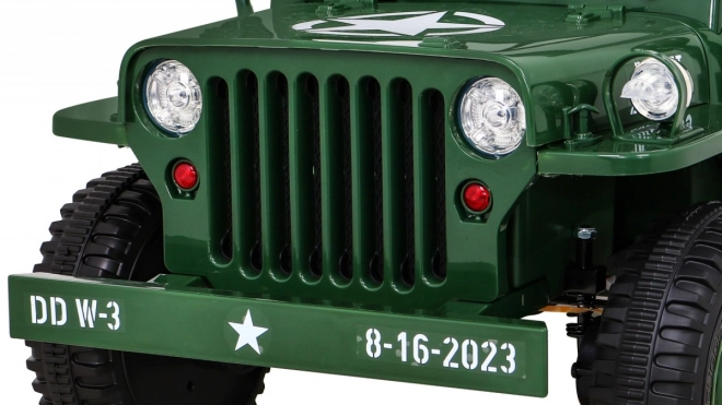 Retro Militärfahrzeug für Kinder grün + Allradantrieb 4x4 + Fernsteuerung + 2 Gepäckträger + langsamer Start + MP3 LED