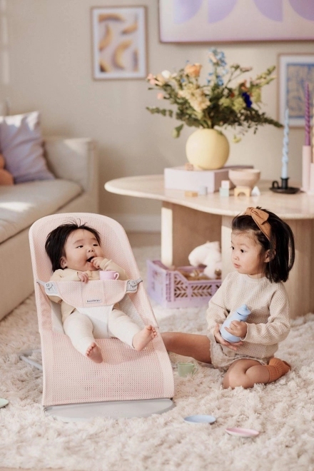 BABYBJÖRN - Wippe BALANCE SOFT MESH - Grau/Weiß – Rosa/Weiß