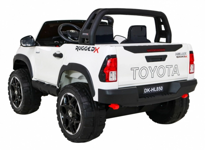 Fahrzeug Toyota Hilux Weiß