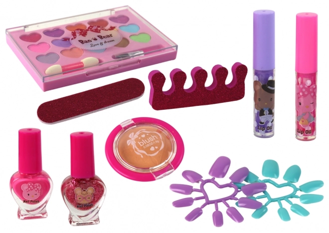 Kosmetik-Set für Make-up und Nägel im rosa Koffer