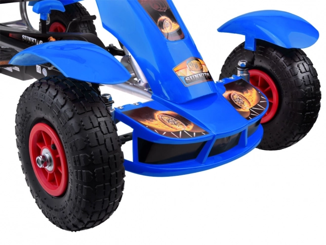 Grüner Sport-Gokart mit aufblasbaren Rädern