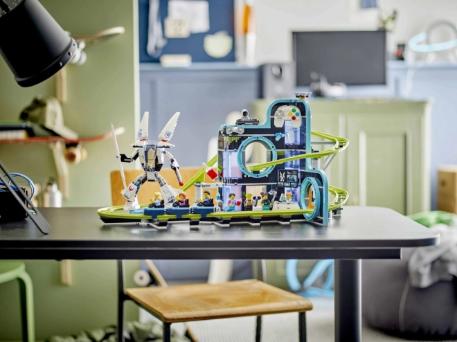 Achterbahn mit futuristischem Robotermotiv