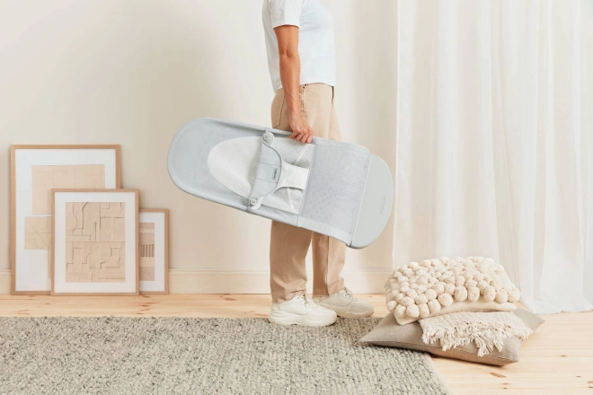 BABYBJÖRN - Wippe BALANCE SOFT MESH - Grau/Weiß – Grau/Weiß