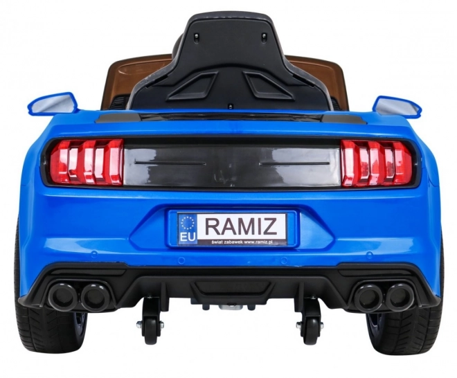 GT Sportwagen für Kinder blau + Fernbedienung + langsamer Start + Gepäckträger + MP3 LED-Diode
