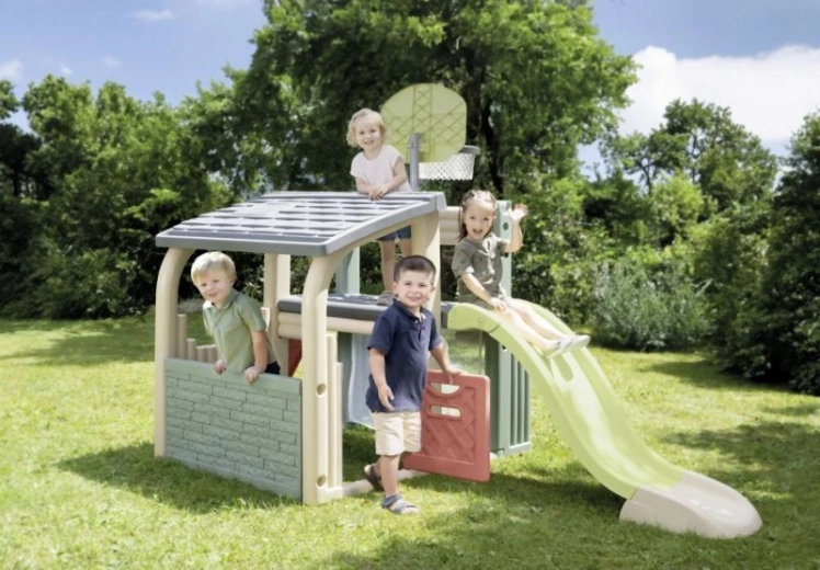 Überdachtes Häuschen für kreatives Spiel