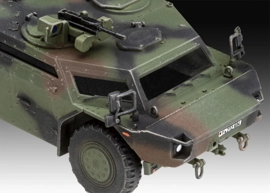 Plastikmodell Spähwagen Fennek 1/72