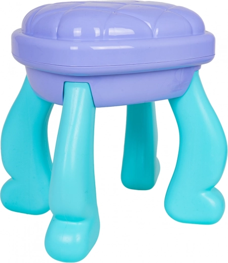 Praktische Aufbewahrung und stabiler Hocker