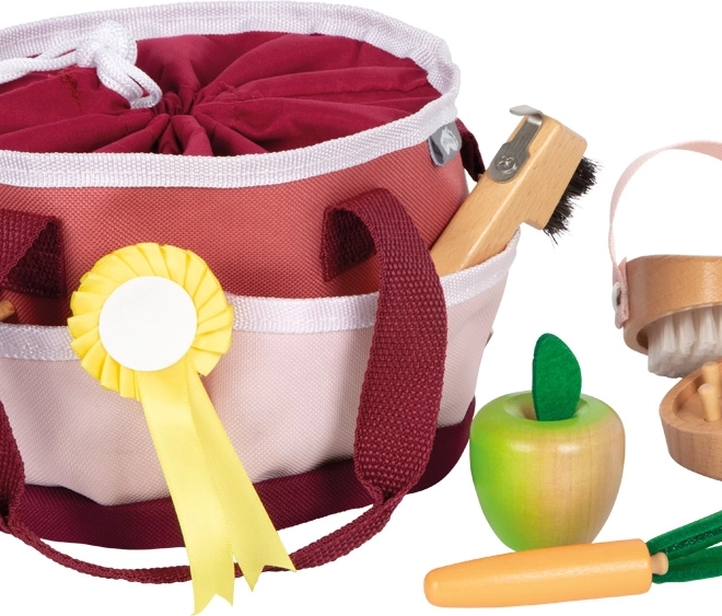 Pflegeset für Pferde mit roter Tasche