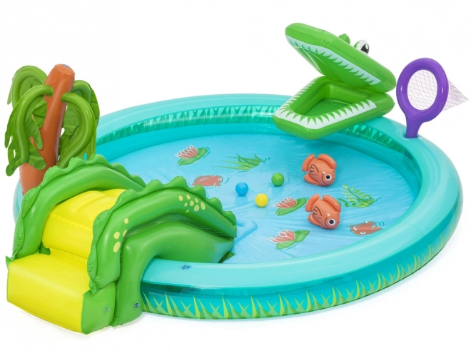 Drachen-Spielplatz mit Rutsche und Sprinkler