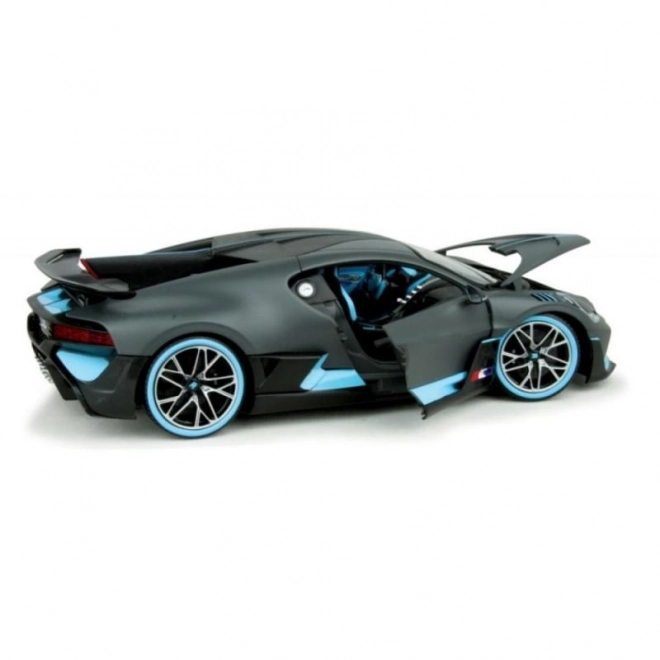 Bburago Bugatti Divo Modellauto Grau 1:18