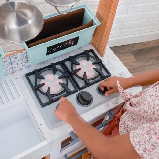 Realistisches Kochen mit Licht und Geräuschen