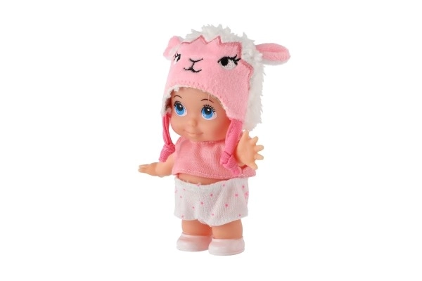 Puppe mit Mütze mit Tiermotiv