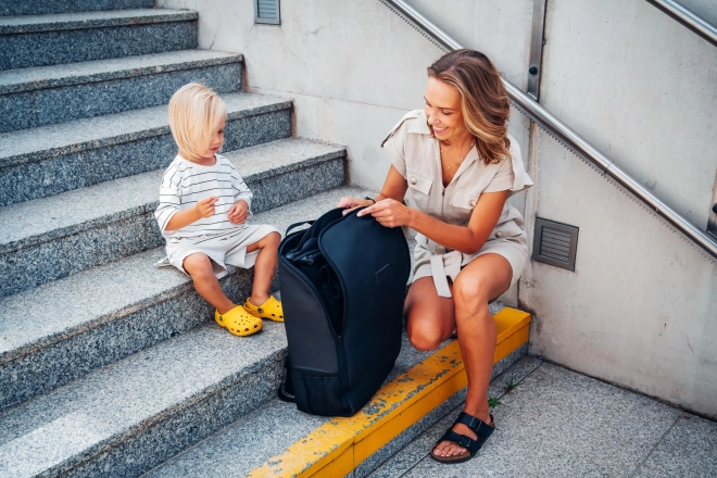 Leichter Reisebuggy mit Rucksack