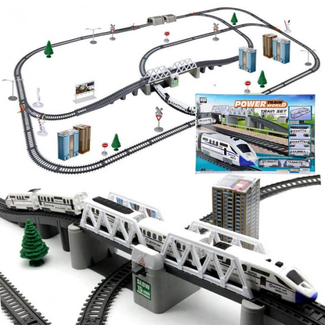Elektrische Personenzug mit langen Schienen