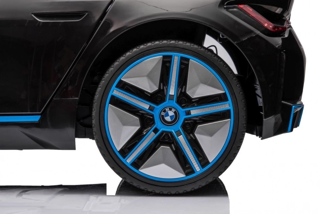 Elektrisches Auto BMW i4 4x4 schwarz