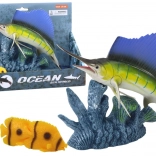 Figur Schwertfisch am Korallenriff mit Fischen